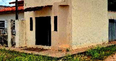Casa 3 quartos, 3 banheiros, 143m² construída, desocupada