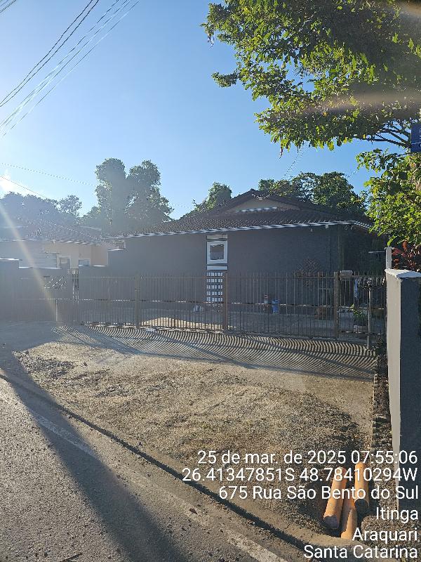Casa 2 quartos, 1 banheiro, 1 vaga, 45.51m² construída, desocupada