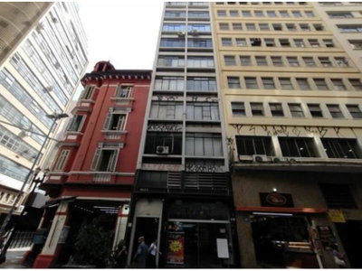 Salas comerciais desocupadas com 245,50m² privativos