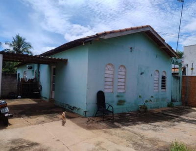 Casa residencial com 3 quartos, 1 banheiro, 64.86m² construída, ocupada