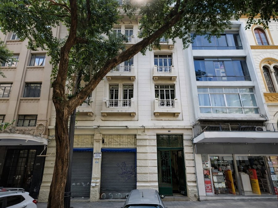 Prédio Comercial com 2.054 m² de área construída