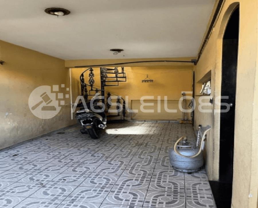 Casa com 210,94m² A.C., 148,00m² A.T.T.