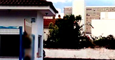 Terreno 800 m² com locatário e renda mensal, usado como estacionamento