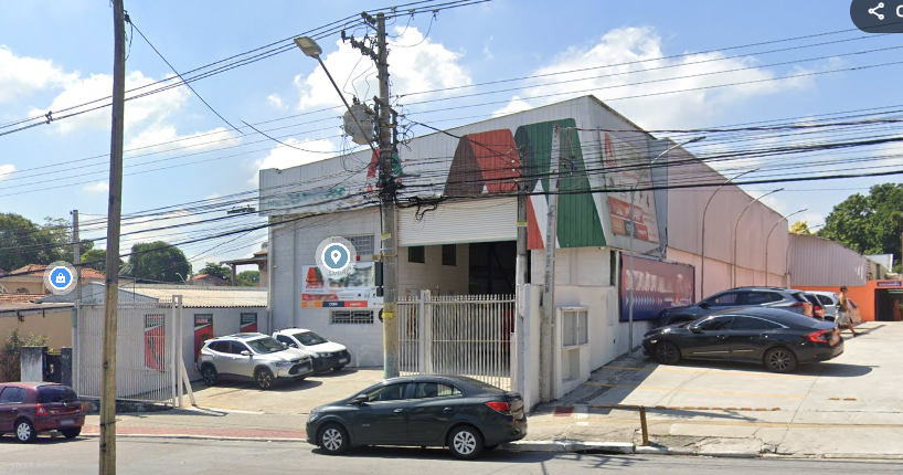 Galpão com 434,85m², mezanino, copa, vestiário e escritório