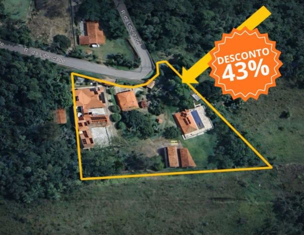 Chácara de alto padrão com 5 suítes e 5.381m²