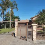 Casa de alvenaria com terreno de 896m² em Meleiro, SC