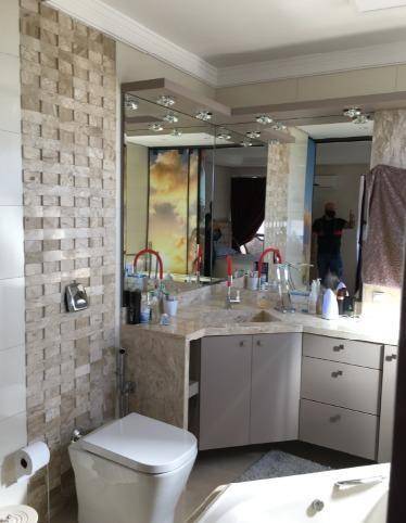 Apartamento com 152m² construídos, 1 vaga, ocupado