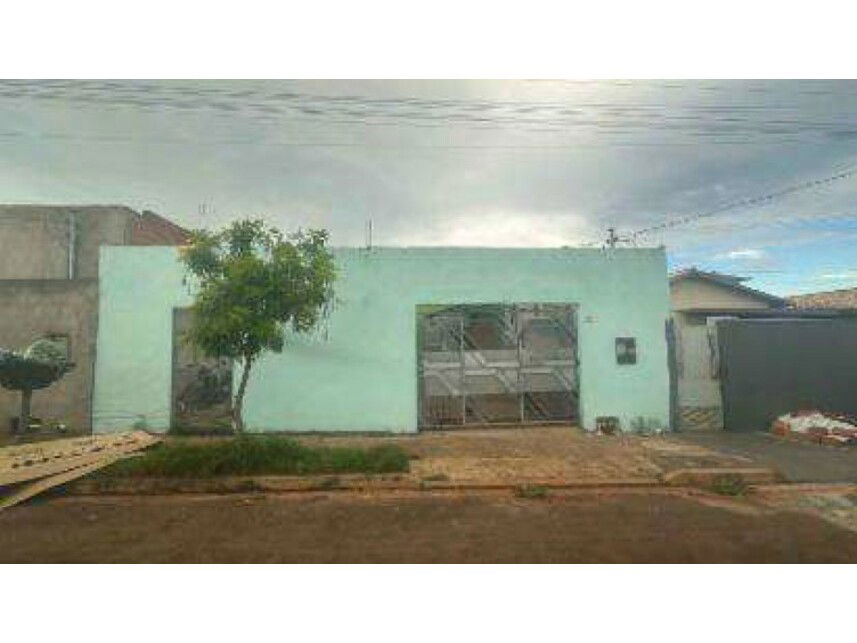 Casa Ocupada em Residencial Florais com 76,88 m²