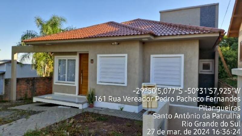 Casa 98,4m² com 3 quartos e 2 banheiros