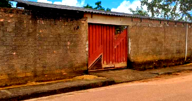 Casa com 2 quartos, 1 banheiro, 250m²