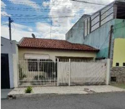 Casa com 3 quartos, 1 suíte, 1 banheiro, 135m² construídos