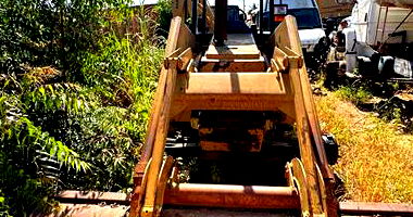 Retroescavadeira Massey Ferguson