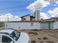 Sobrado com Piscina e 288m² em Teresina