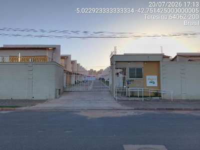 Casa com 2 Quartos e 1 Vaga em Teresina