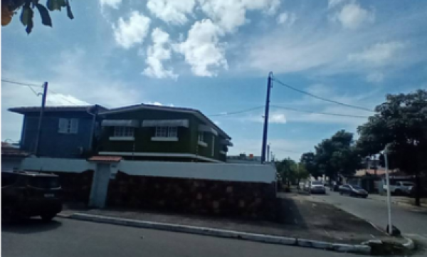 Casa com 4 quartos, 2 banheiros e área gourmet