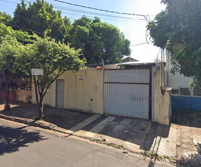 Comercial amplo com 160m² construídos, 2 banheiros e