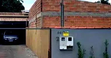 Casa em leilão com 4 quartos e 2 banheiros