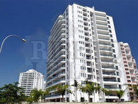 Apartamento com 3 vagas de garagem na Barra da Tijuca
