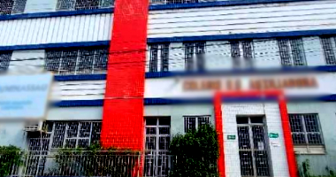 Edificação com 4 portas e 4 janelas em Propriá/SE