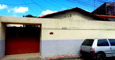 Casa Desocupada com 86m² de Área Construída