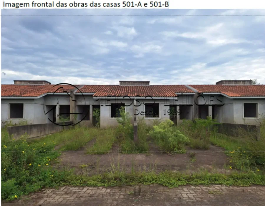 Casa de alvenaria em construção com 43,48 m²