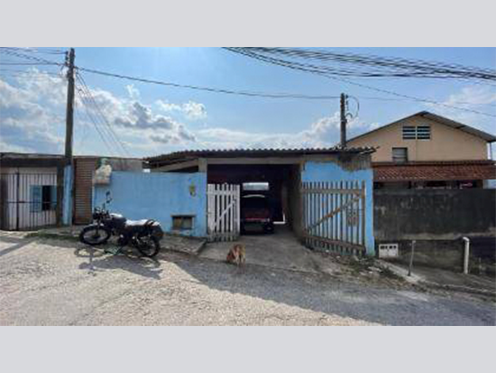 Casa ocupada com 1 vaga e 150,21 m² de área construída
