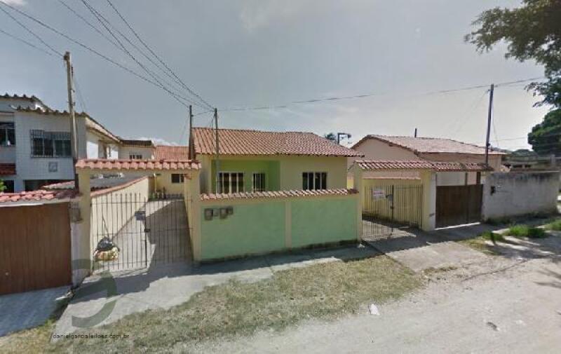 Casa com 2 quartos e varanda em Magé