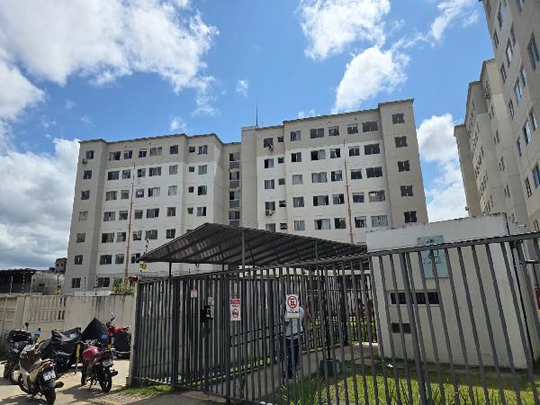 Apartamento com 2 quartos em Salvador