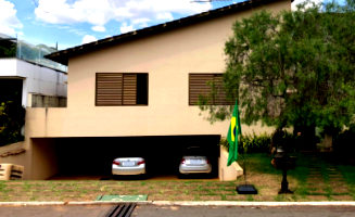 Terreno com Casa de Alto Padrão em Aparecida de Goiânia