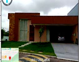 Casa com 422,53m² de área privativa, sem quartos e banheiros