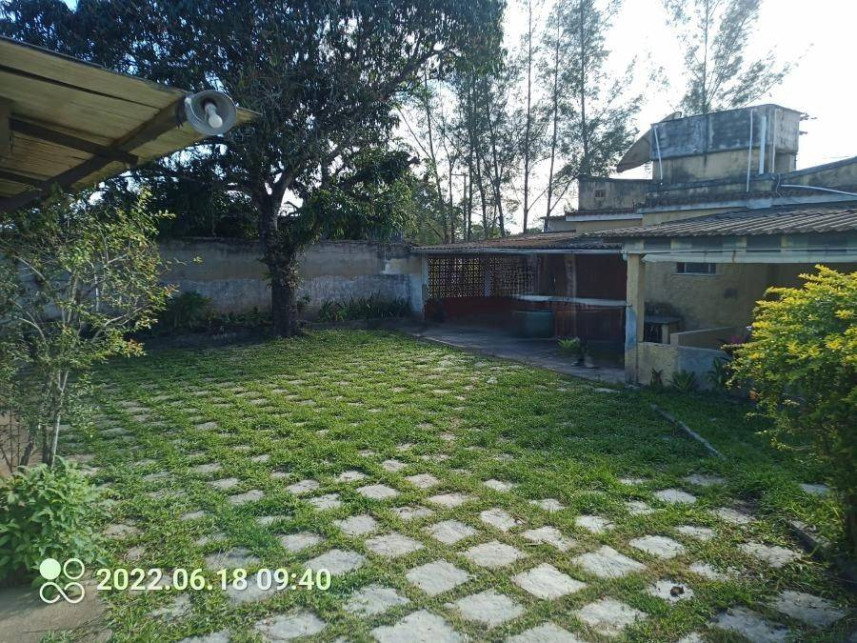 Casa ocupada com 3 quartos e 176 m² construída