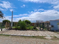 Casa com terreno de 300m² em Balneário Mariluz