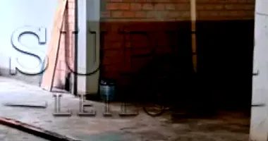 Prédio comercial com salão amplo e área construída de 450m²