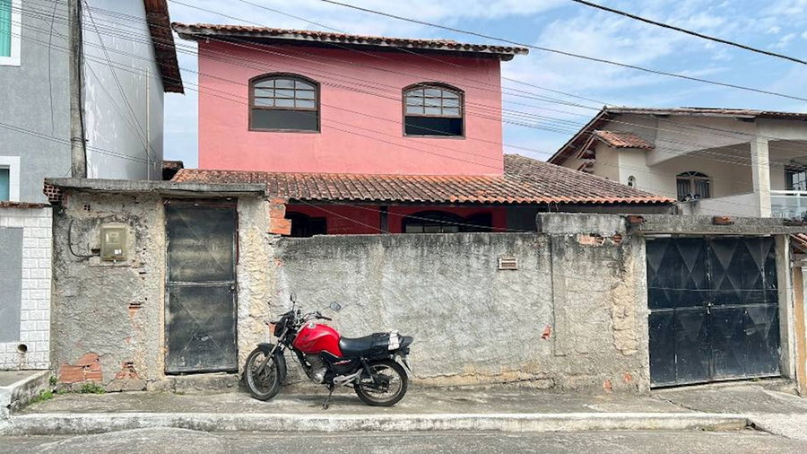 Casa em condomínio com 3 quartos, 3 banheiros e 1 vaga de garagem