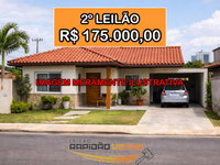 Casa com 360m², 3 quartos, 2 banheiros, área construída, desocupada