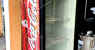 Geladeira expositora Reubly Coca-Cola