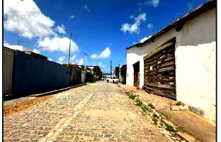 Terreno 200m² com penhora, regularização por conta do comprador