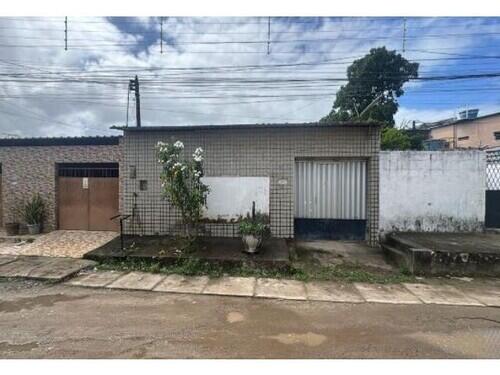Casa Ocupada com 148m² de Área Construída