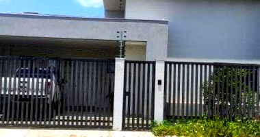 Casa padrão 3 quartos, 4 banheiros, 1 vaga, 289m² construída, ocupada