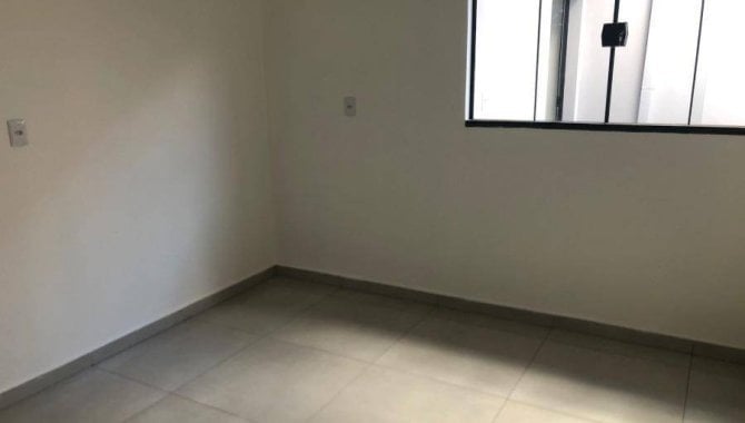 Casa com 3 quartos, 2 banheiros e 1 vaga de garagem