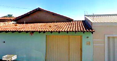 Residência com 250m² de área total, lote 26, desocupada