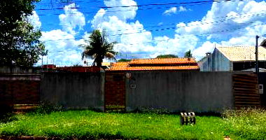 Casa com 3 quartos, 2 banheiros e 1 vaga, 100m² construída