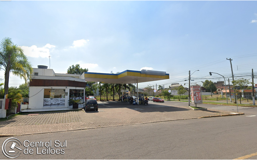 Terrenos com posto de gasolina, 2 lotes, 385m² construídos