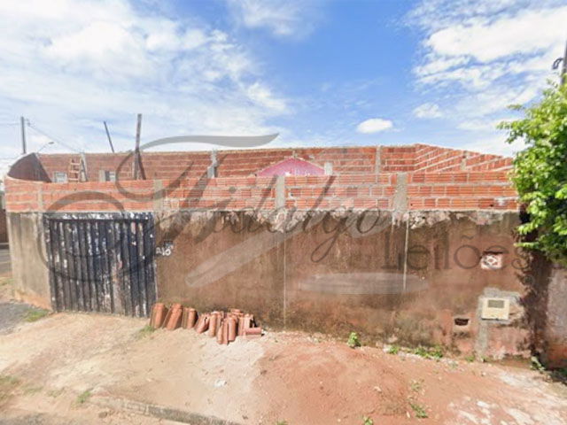 Terreno com casa térrea 1 quarto e 1 banheiro, 250m²