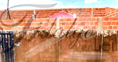 Terreno com casa térrea 1 quarto e 1 banheiro, 250m²