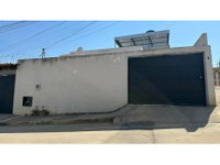 Casa padrão ocupada 57m² em Nova Serrana/MG