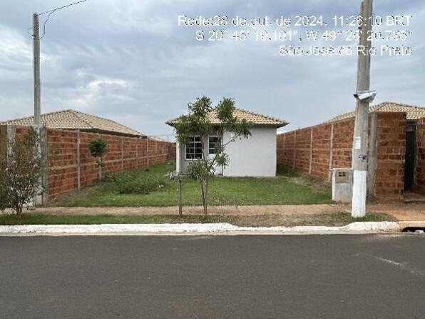 Casa com 2 quartos, 1 banheiro, 43,85m² área privativa, terreno 200m²