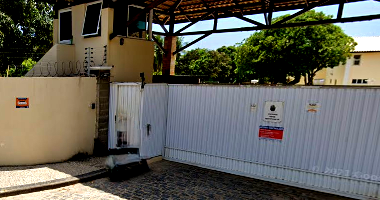 Casa com 3 quartos, 2 banheiros, 249,36 m² construída, ocupada