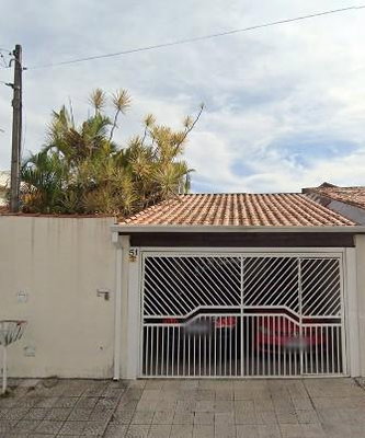 Casa 3 dormitórios em Suzano com garagem e quintal