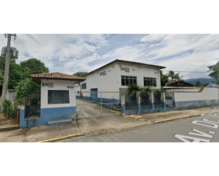 Imóvel Comercial com 300m² em Cruzeiro/SP